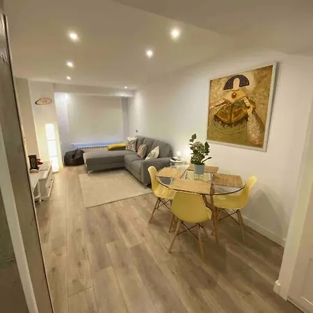 A 100metros De La Playa De San Lorenzo Apartmán