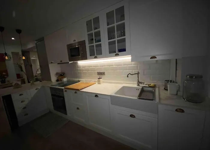 A 100metros De La Playa De San Lorenzo דירה גיחון